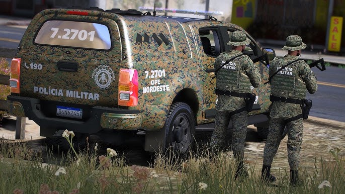 Policial em Patrulha/Serviço